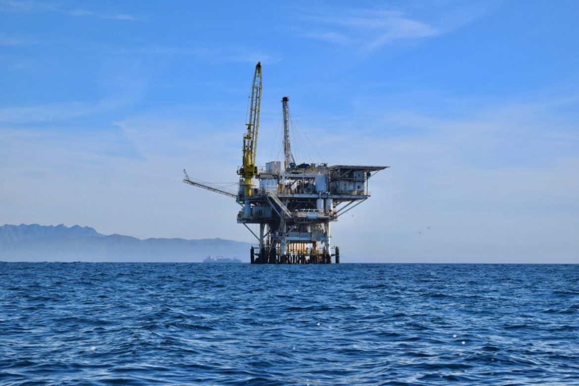 Oil and natural gas: Oil is moving away from the weekly high